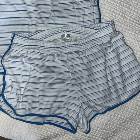 Lake Small Short Set - Picture 2 of 4